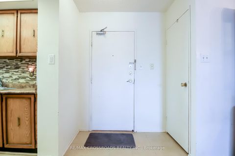 Photo 5 at 606 - 3151 Bridletowne Circle, L'Amoreaux, Toronto