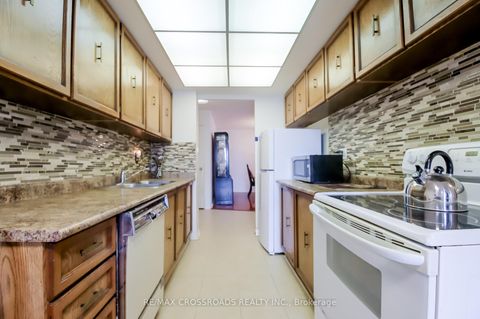Photo 13 at 606 - 3151 Bridletowne Circle, L'Amoreaux, Toronto