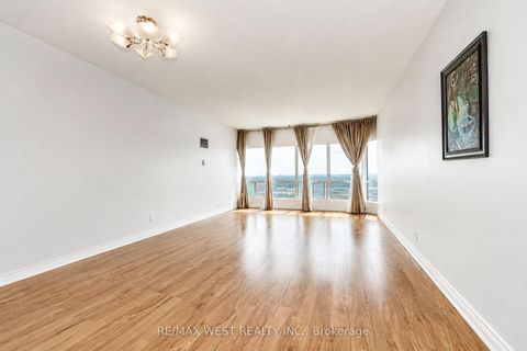 Photo 2 at PH103 - 8 Lee Centre Drive, Woburn, Toronto