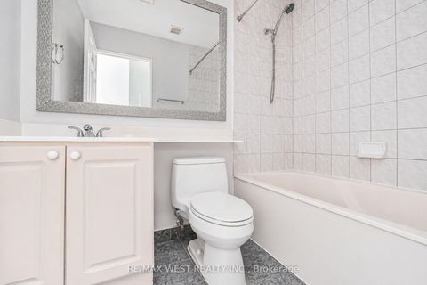 Photo 5 at PH103 - 8 Lee Centre Drive, Woburn, Toronto