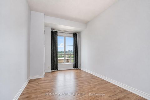 Photo 6 at PH103 - 8 Lee Centre Drive, Woburn, Toronto