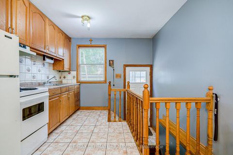 Photo 11 at 632 Trethewey Drive, Amesbury, Toronto