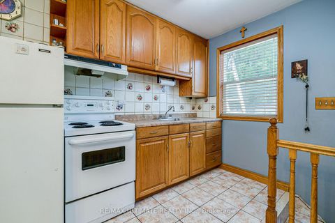 Photo 12 at 632 Trethewey Drive, Amesbury, Toronto
