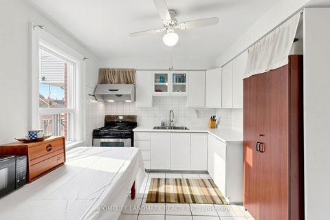 Photo 9 at 484 Glenholme Avenue, Oakwood Village, Toronto