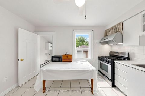 Photo 10 at 484 Glenholme Avenue, Oakwood Village, Toronto