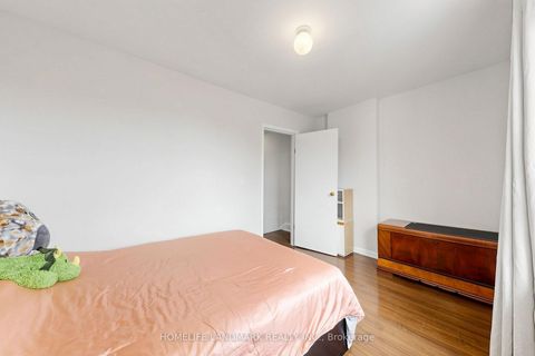 Photo 29 at 484 Glenholme Avenue, Oakwood Village, Toronto