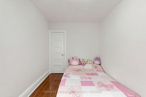 Photo 31 at 484 Glenholme Avenue, Oakwood Village, Toronto