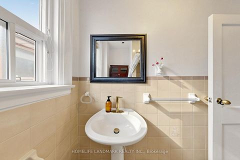Photo 32 at 484 Glenholme Avenue, Oakwood Village, Toronto