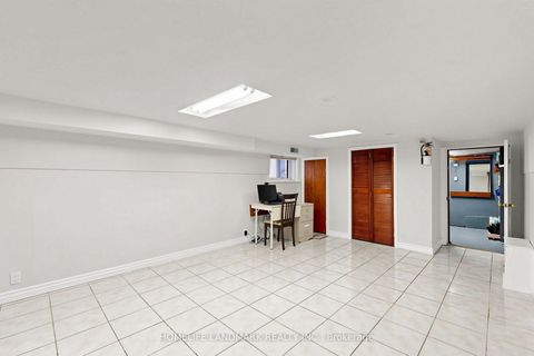 Photo 33 at 484 Glenholme Avenue, Oakwood Village, Toronto