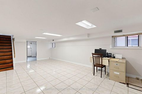 Photo 34 at 484 Glenholme Avenue, Oakwood Village, Toronto
