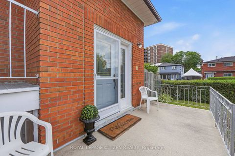 Photo 3 at 37 Firenza Drive, Humber Summit, Toronto