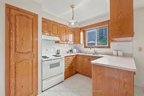 Photo 11 at 37 Firenza Drive, Humber Summit, Toronto