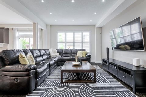 Photo 7 at 41 Danby Street, Kleinburg, Vaughan