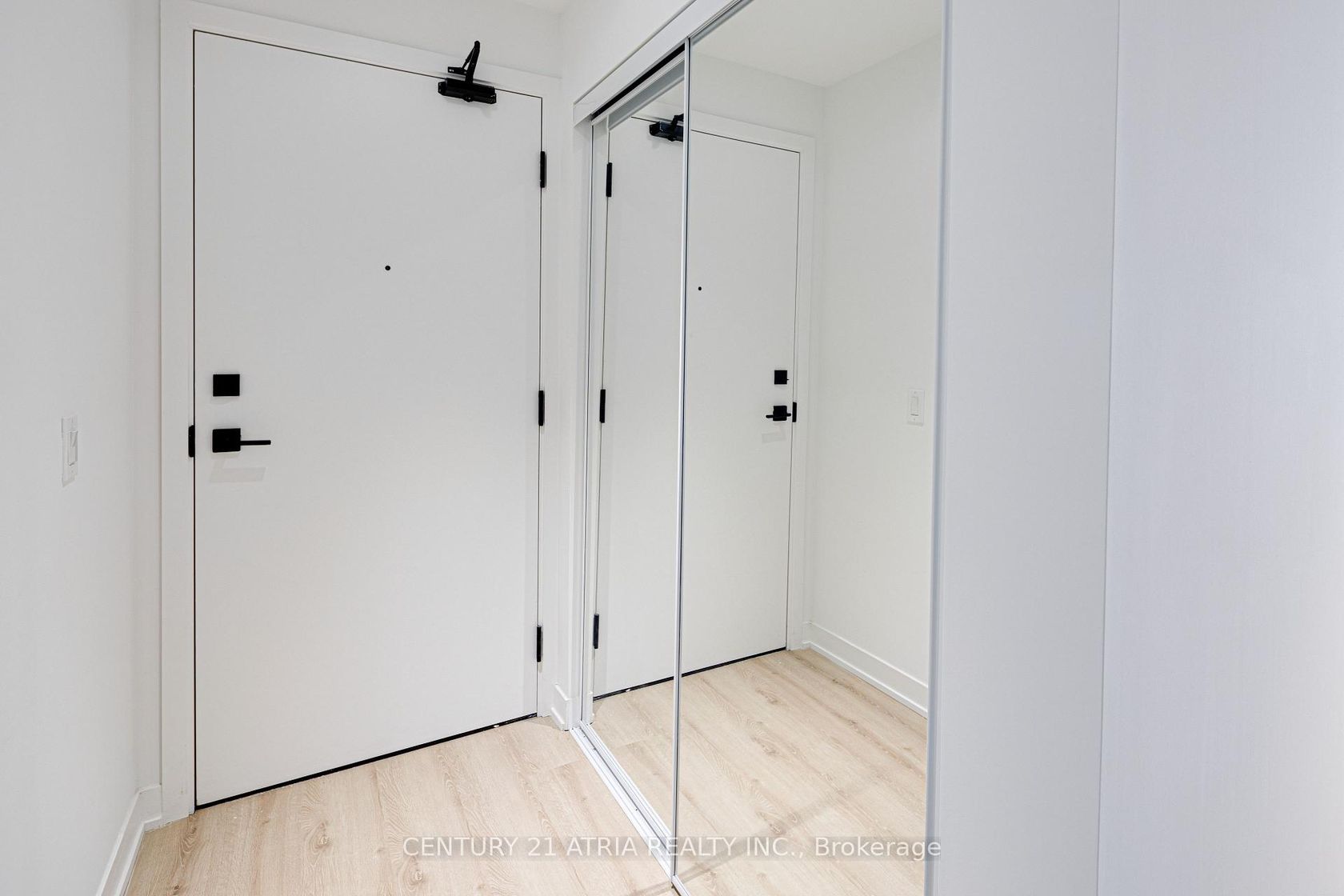 2515 - 319 Jarvis Street, Moss Park, Toronto photo number 2