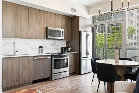 Photo 7 at 215 - 50 Bruyeres Mews, Niagara, Toronto
