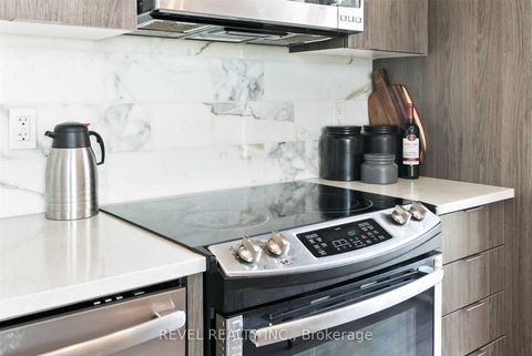 Photo 9 at 215 - 50 Bruyeres Mews, Niagara, Toronto