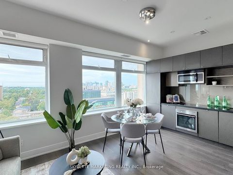 Photo 18 at 1128 - 111 St Clair Avenue W, St. Clair, Toronto