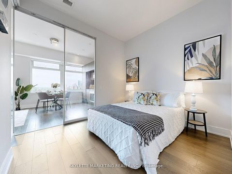 Photo 19 at 1128 - 111 St Clair Avenue W, St. Clair, Toronto