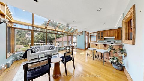 Photo 8 at 252 Sheldrake Boulevard, Mount Pleasant East, Toronto