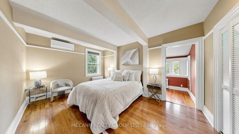 Photo 18 at 252 Sheldrake Boulevard, Mount Pleasant East, Toronto