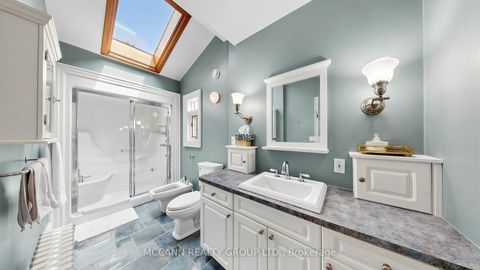 Photo 23 at 252 Sheldrake Boulevard, Mount Pleasant East, Toronto