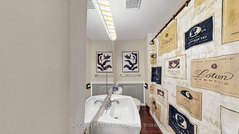 Photo 32 at 252 Sheldrake Boulevard, Mount Pleasant East, Toronto