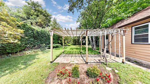 Photo 44 at 252 Sheldrake Boulevard, Mount Pleasant East, Toronto
