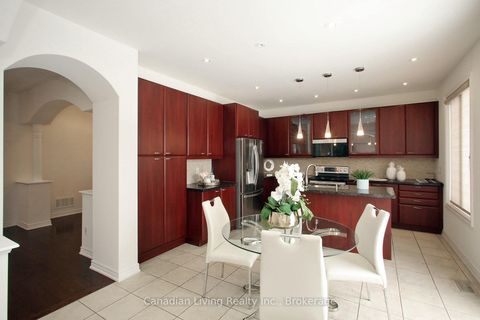 Photo 11 at 670 Via Romano Boulevard, Patterson, Vaughan