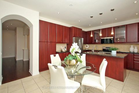 Photo 13 at 670 Via Romano Boulevard, Patterson, Vaughan