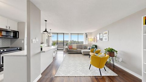 Photo 6 at 914 - 11 Wincott Drive, The Westway, Toronto