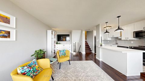 Photo 10 at 914 - 11 Wincott Drive, The Westway, Toronto