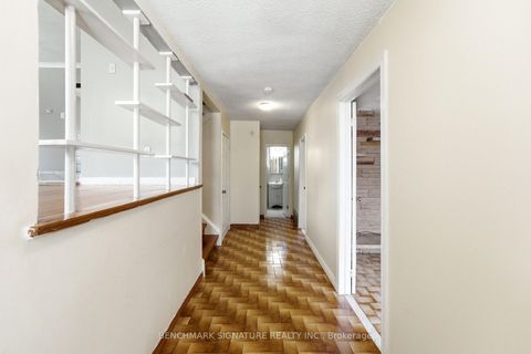 Photo 4 at 51 Baybrook Crescent, Woburn, Toronto