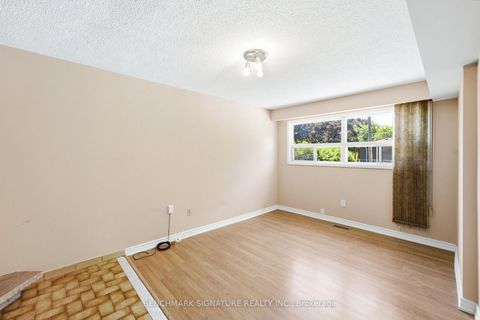 Photo 5 at 51 Baybrook Crescent, Woburn, Toronto