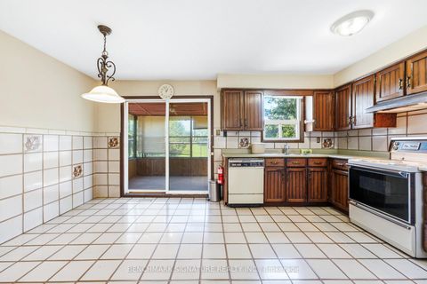 Photo 14 at 51 Baybrook Crescent, Woburn, Toronto