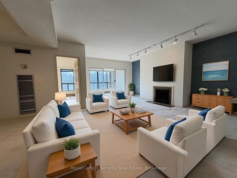 Photo 1 at 10 - 20 Glebe Road W, Eglinton, Toronto