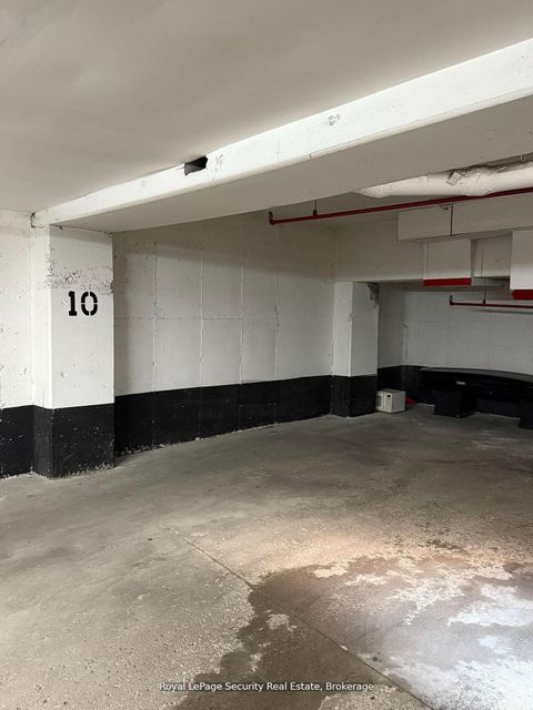 Photo 34 at 10 - 20 Glebe Road W, Eglinton, Toronto