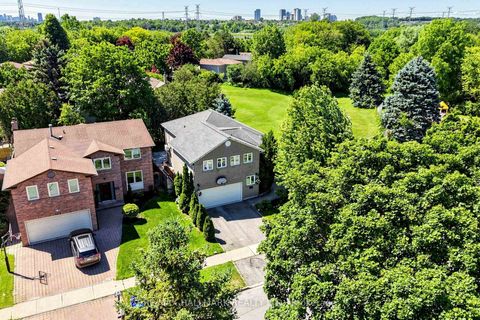 Photo 1 at 145 Old Surrey Lane, South Richvale, Richmond Hill