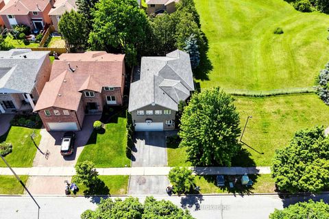 Photo 31 at 145 Old Surrey Lane, South Richvale, Richmond Hill
