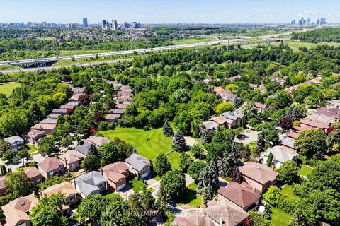 Photo 33 at 145 Old Surrey Lane, South Richvale, Richmond Hill
