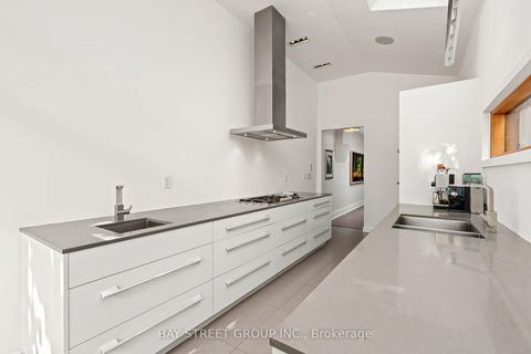 Photo 15 at 236 Seaton Street, Moss Park, Toronto