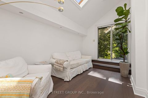 Photo 18 at 236 Seaton Street, Moss Park, Toronto