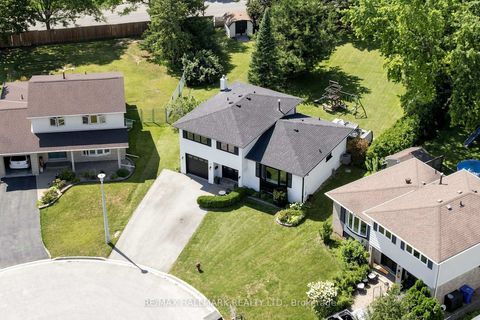 Photo 1 at Part 1 - 20 Oak Court, Aurora Village, Aurora