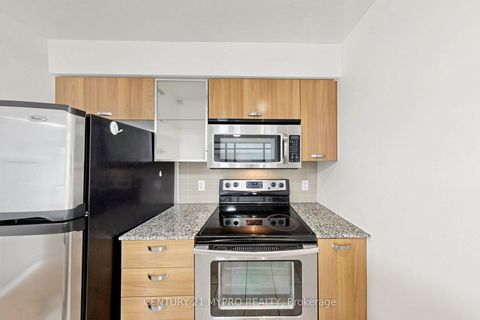 Photo 11 at 708 - 38 Grenville Street, Bay Street Corridor, Toronto