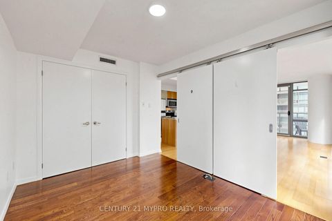 Photo 16 at 708 - 38 Grenville Street, Bay Street Corridor, Toronto