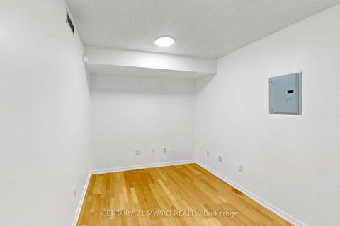 Photo 18 at 708 - 38 Grenville Street, Bay Street Corridor, Toronto