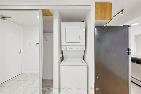 Photo 21 at 708 - 38 Grenville Street, Bay Street Corridor, Toronto