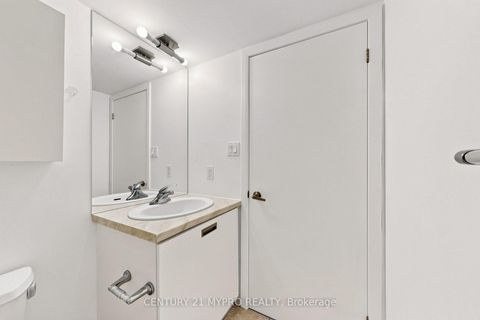Photo 22 at 708 - 38 Grenville Street, Bay Street Corridor, Toronto