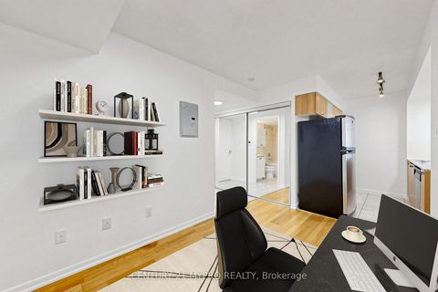 Photo 39 at 708 - 38 Grenville Street, Bay Street Corridor, Toronto