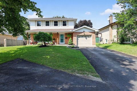 Photo 2 at 12 Davies Crescent, Grove East, Barrie