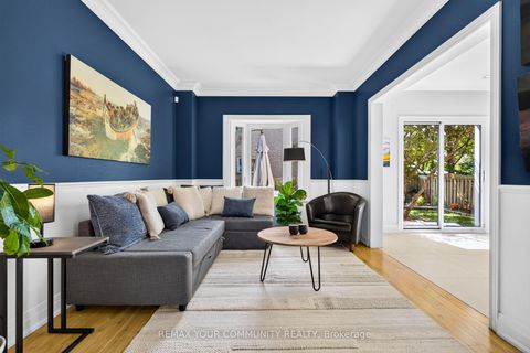 Photo 7 at 15 Klamath Court, Maple, Vaughan